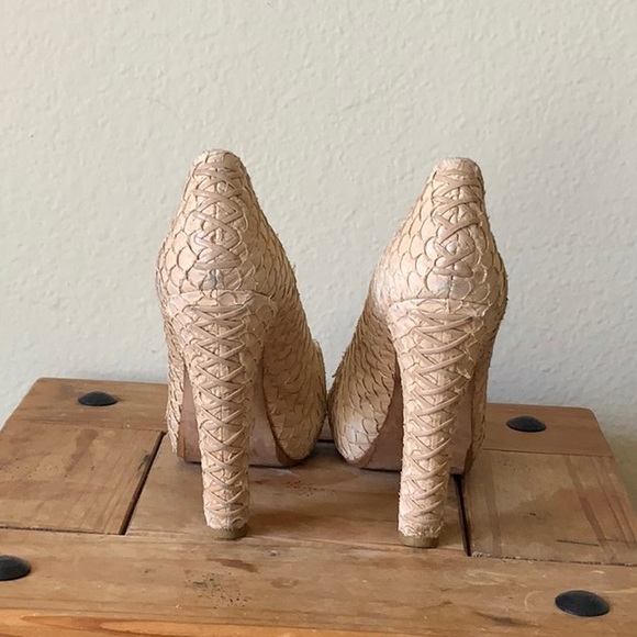 House of Harlow Pearl Sand Peep Toe Heels - size 39 (9) - Picture 7 of 10